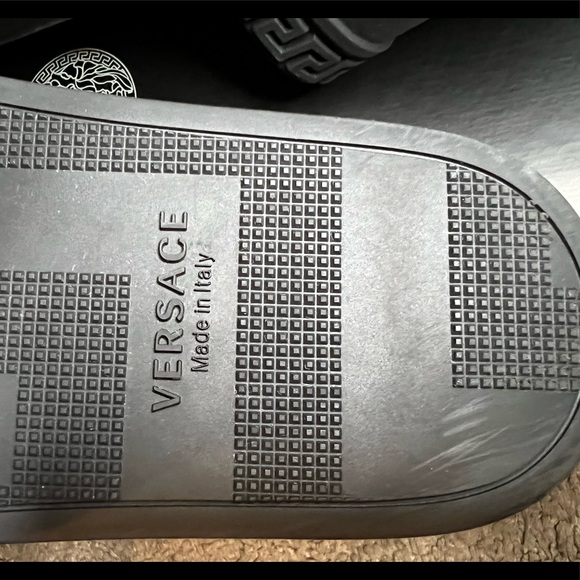 VERSACE PALAZZO POOL SLIDES - Picture 8 of 9